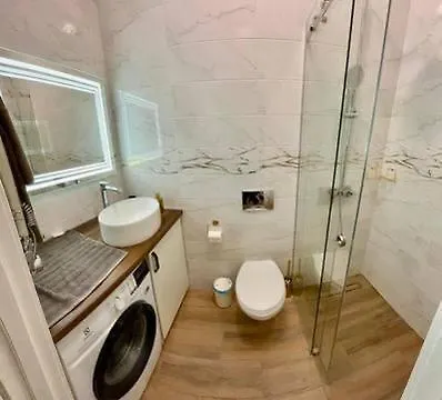 Park Delux Apartamento Leópolis